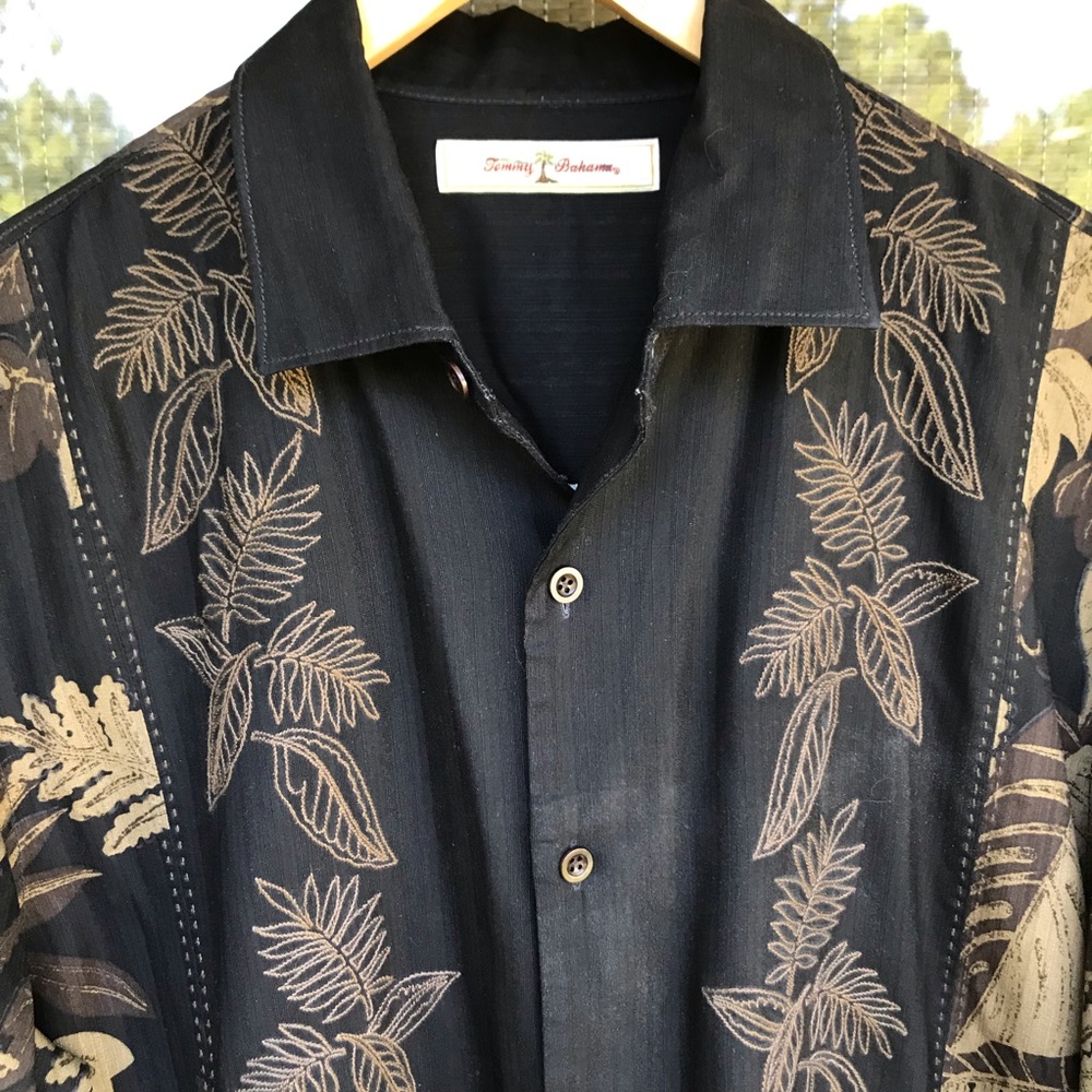 Men’s Tommy Bahama Silk Hawaiian Shirt - Picture 1 of 4